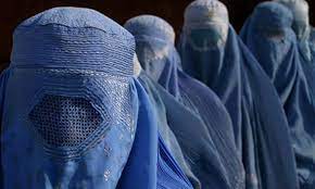 طالبان نے اپنے رنگ ڈھنگ دکھانا شروع کر دئیے …..طالبان سپریم لیڈر کا خواتین کو سر سے پاؤں تک برقع پہننے کاحکم جاری