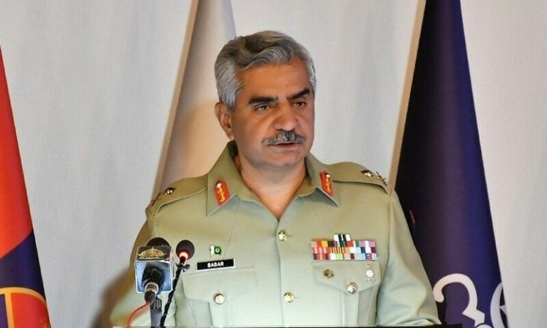 سیاسی لیڈرشپ کے بیانات انتہائی نامناسب، فوج کو سیاست میں نہ گھسیٹا جائے،  ہمارا سیاست میں کوئی عمل دخل نہیں:آئی ایس پی آر
