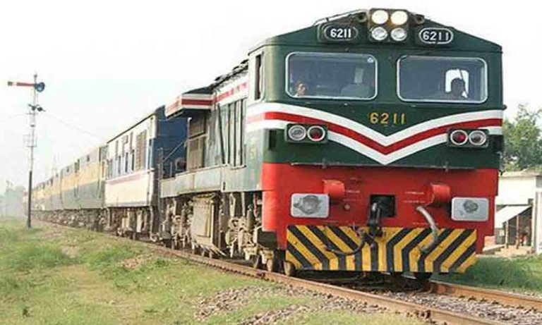 دہشتگرد بہت سارے لوگوں کو ٹرین سے کہاں  لے کر گئے؟ جانیے