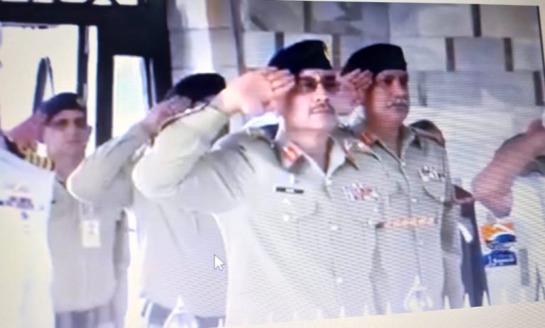 آرمی چیف کی بابائے قوم کے مزار پر حاضری، کورہیڈ کوارٹر کراچی کا بھی دورہ