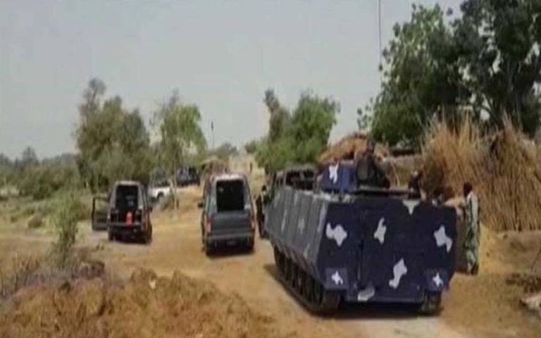 سندھ حکومت کچے کے ڈاکوؤں کے سامنے بے بس، پولیس نے ہتھیار اٹھانے سے پہلے ہی ڈال دیئے